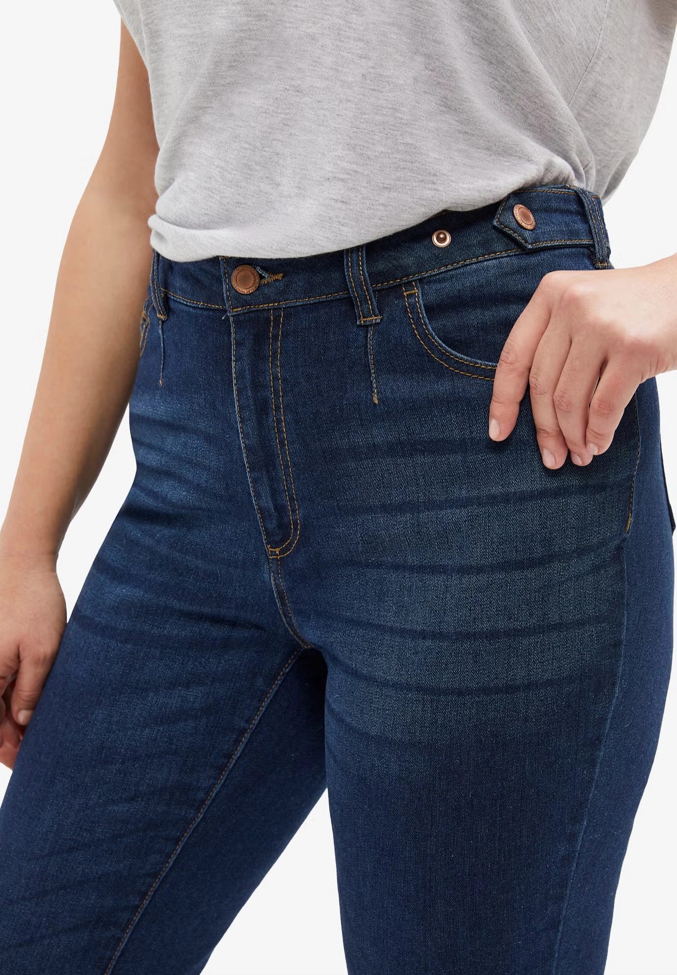 Straight Stretch Jeans