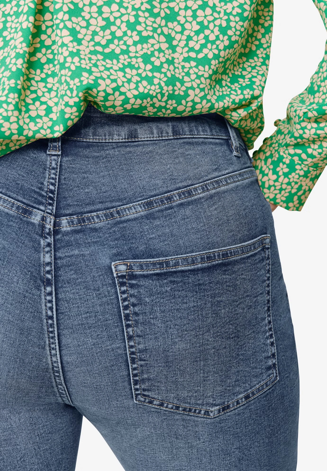 Slim 5-Pocket Denim Capri