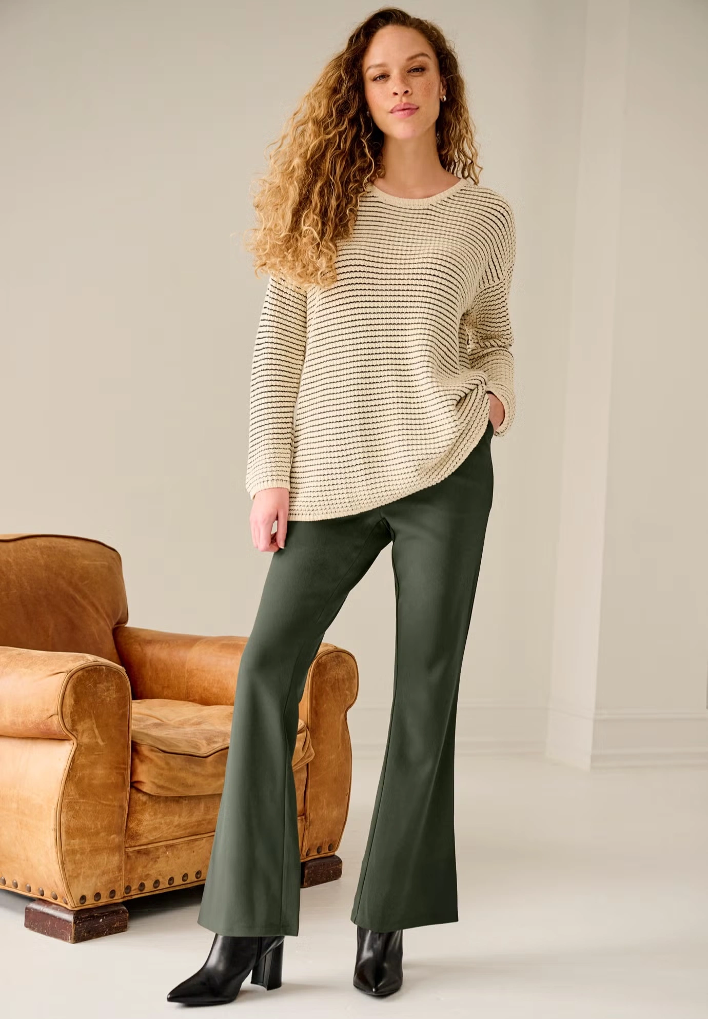 Knit Bootcut Pants With Pockets