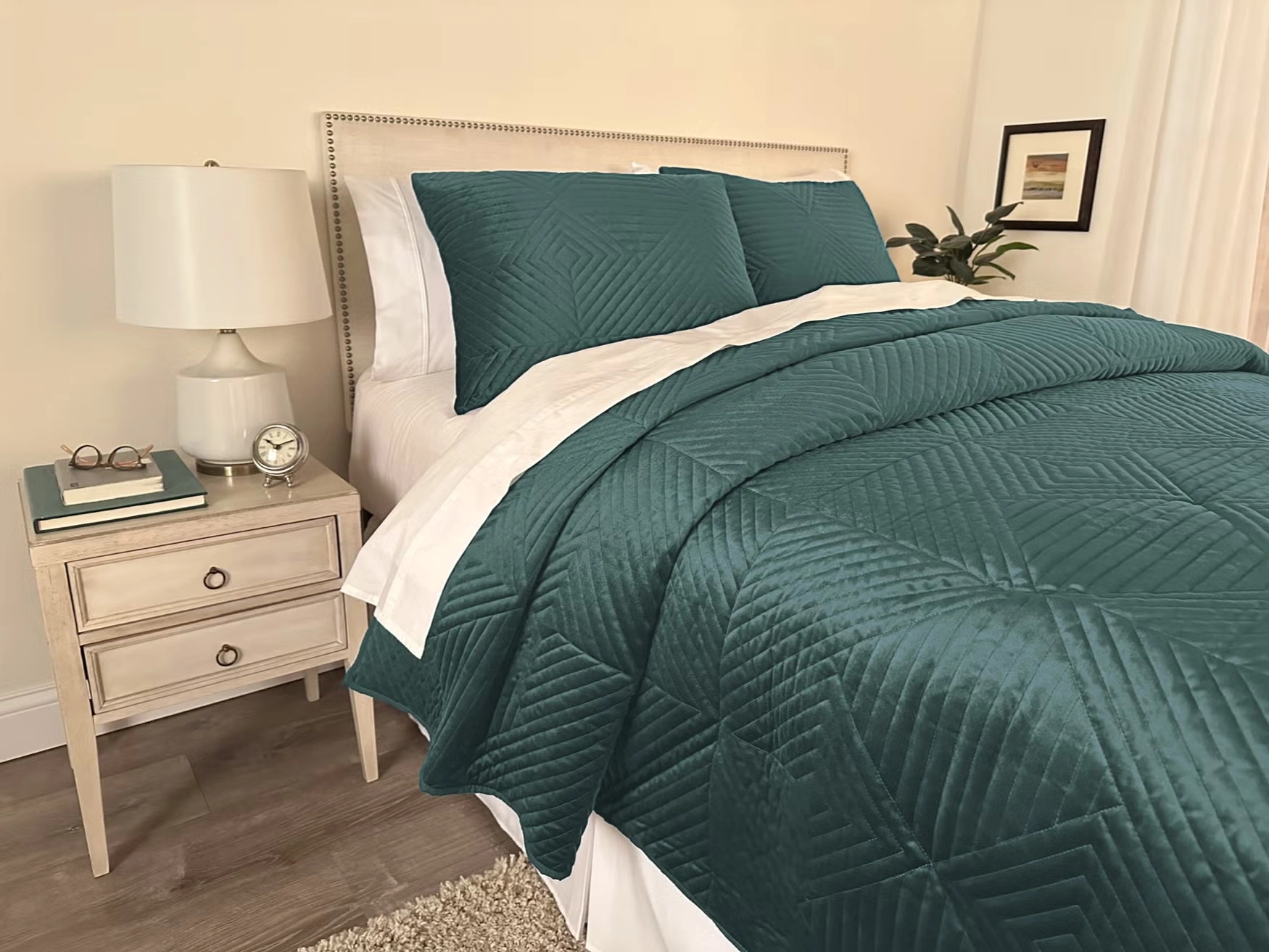 Geo Diamond Velvet Quilt