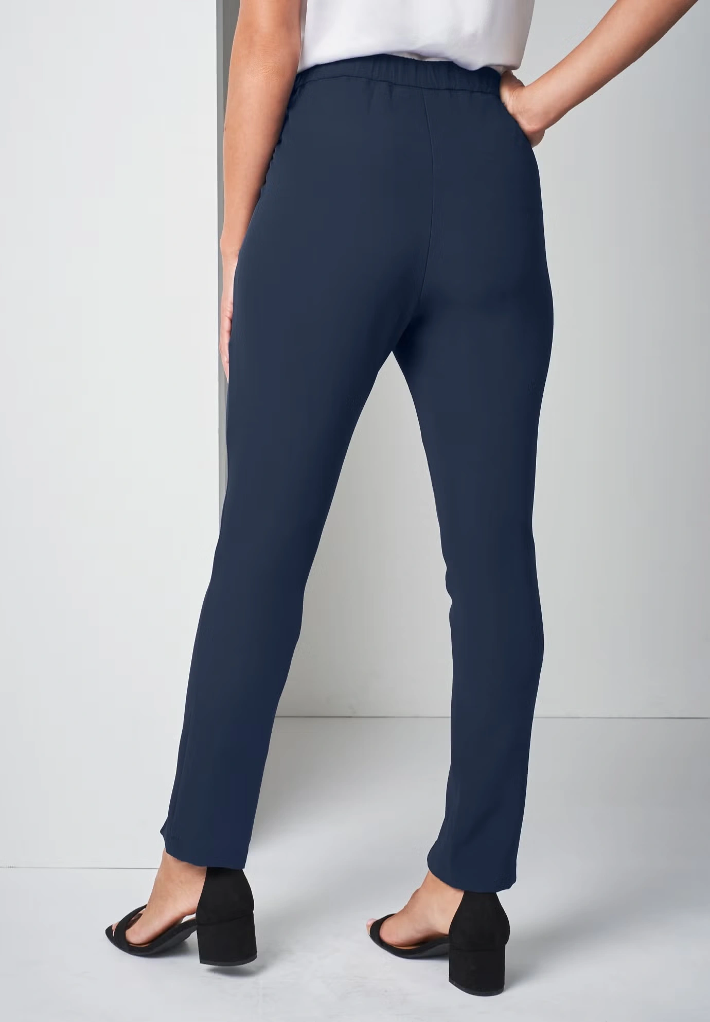 Bi-Stretch Slit Front Ankle Pant