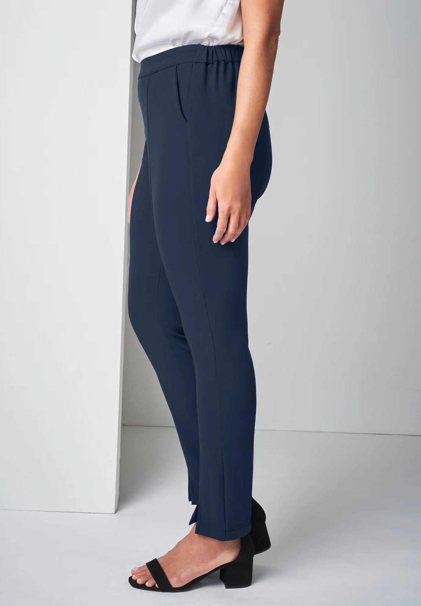 Bi-Stretch Slit Front Ankle Pant