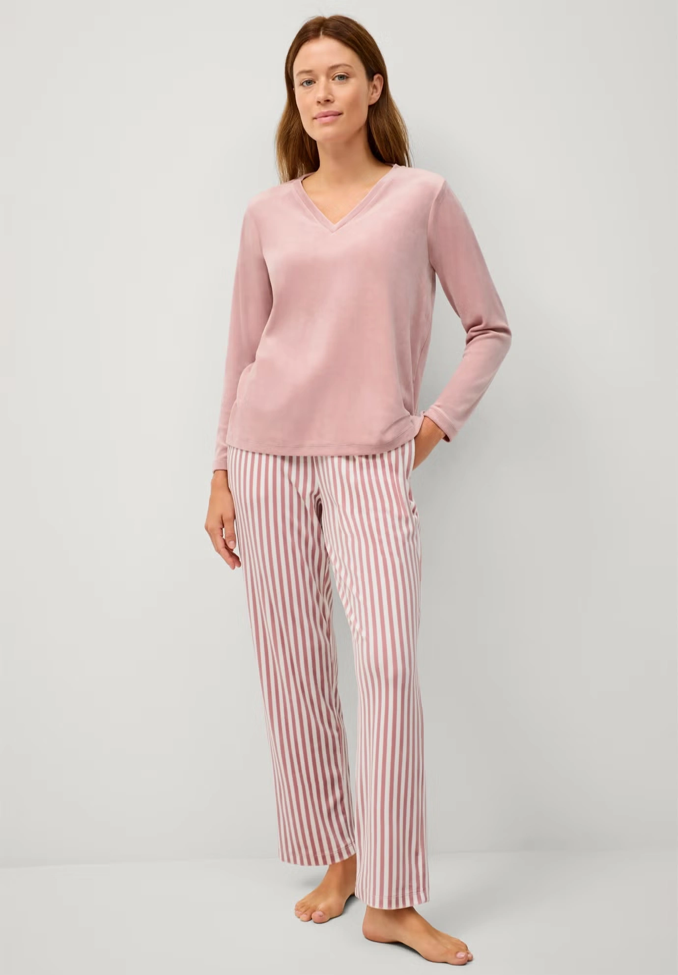 2 Piece Velour Lounge Set