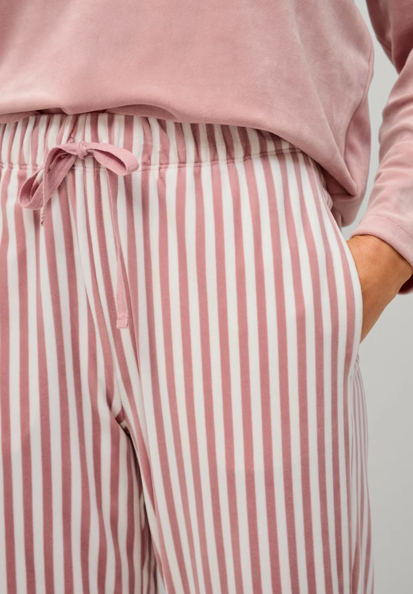 2 Piece Velour Lounge Set