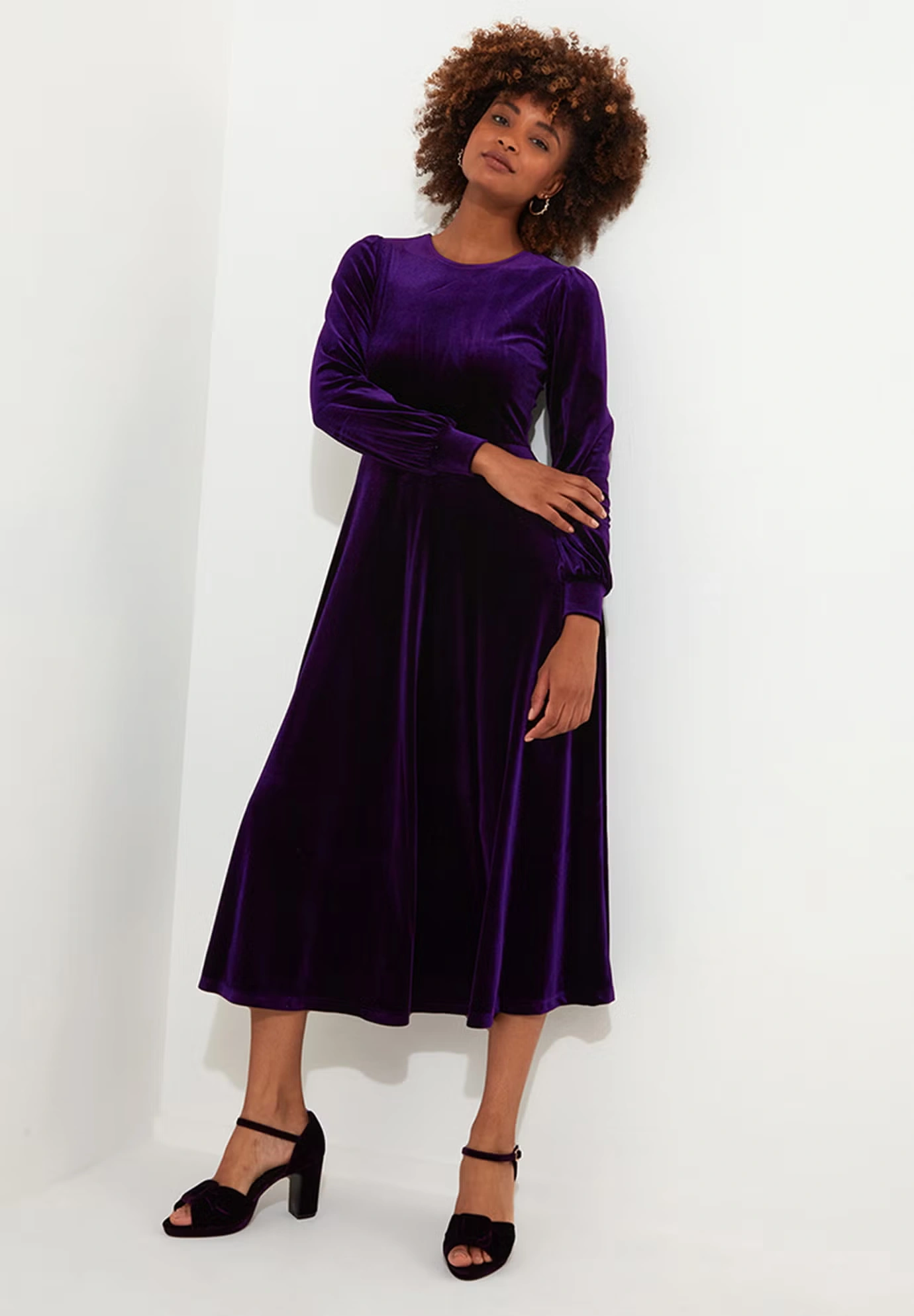 Crew Neck Velvet Midi Dress 3 Crew Neck Velvet Midi Dress