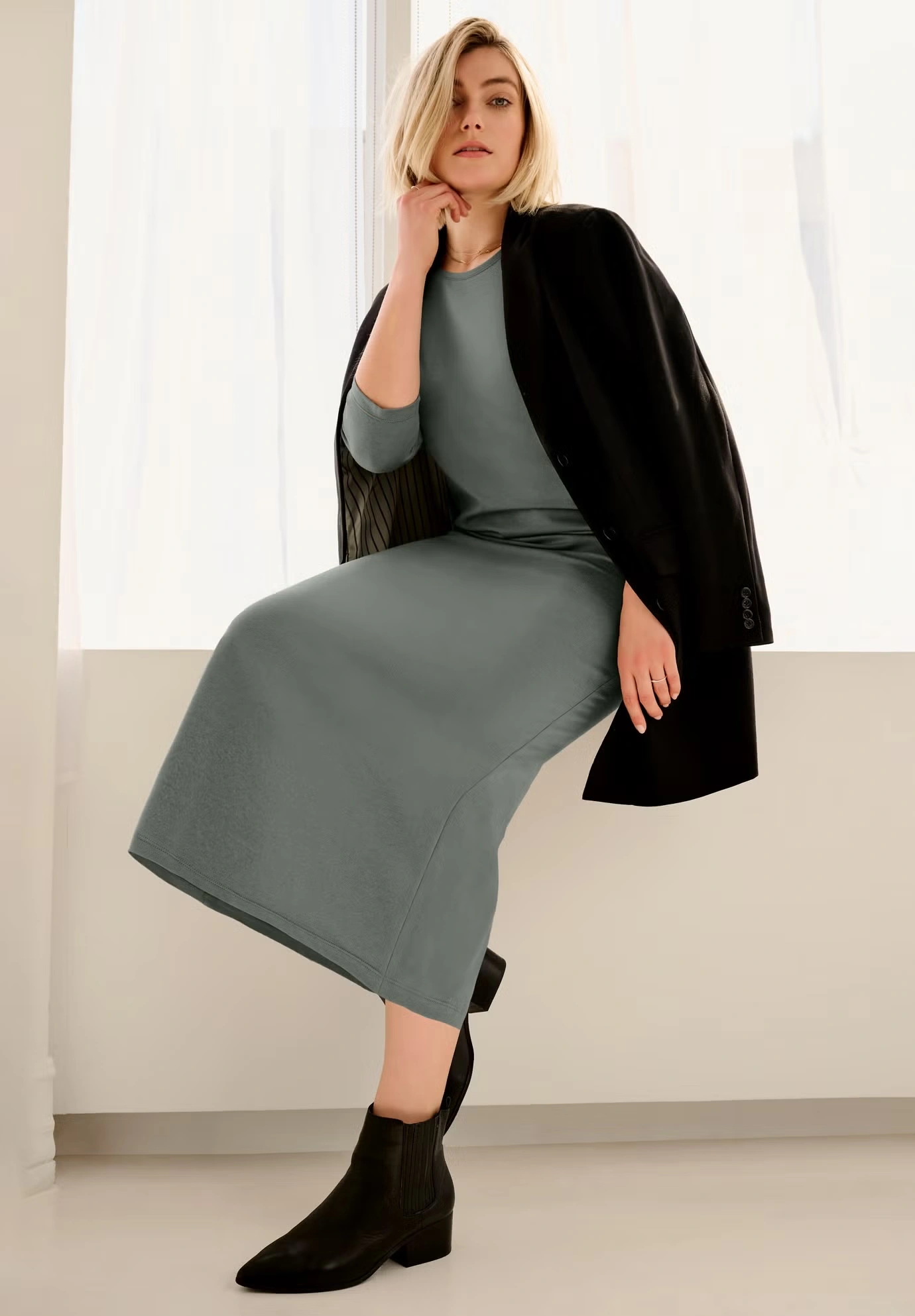 Three-Quarter Sleeve Knit Maxi Dress 3 Three-Quarter Sleeve Knit Maxi Dress