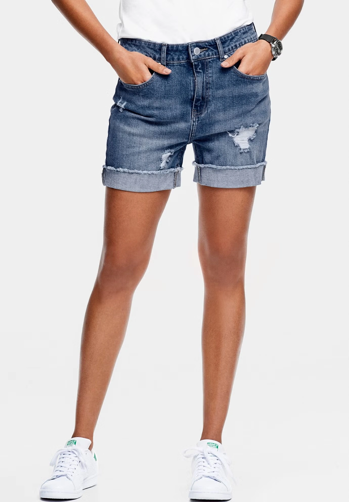 Frayed Cuff Hem Shorts